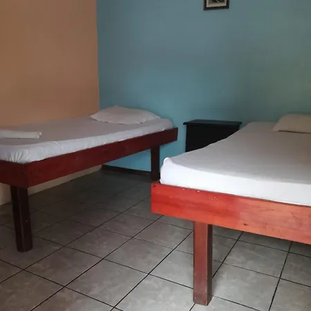 Costa Linda Art Hostel Manuel Antonio Exterior photo
