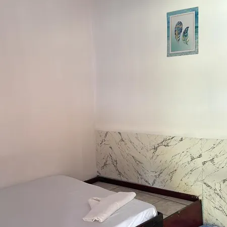 Costa Linda Art Hostel Manuel Antonio Exterior photo